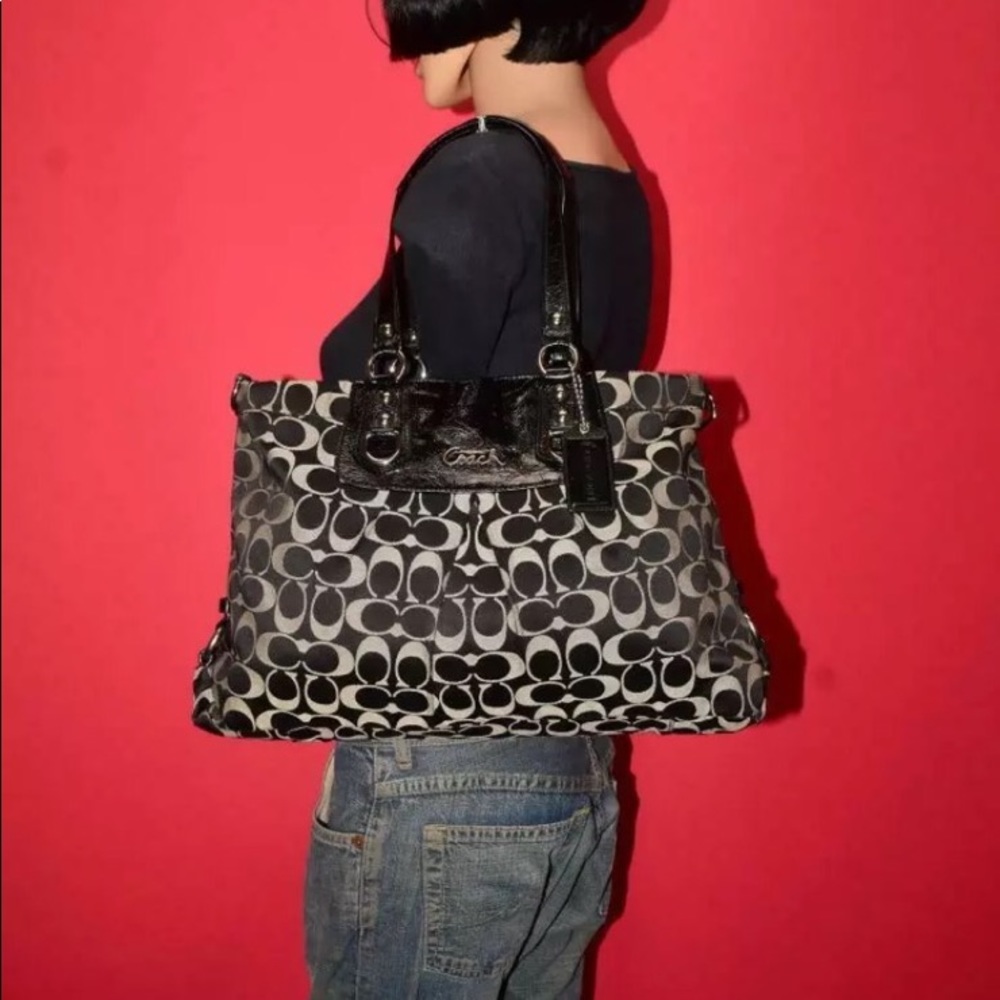 COACH LARGE ASHLEY SHOULDER BAG 🖤